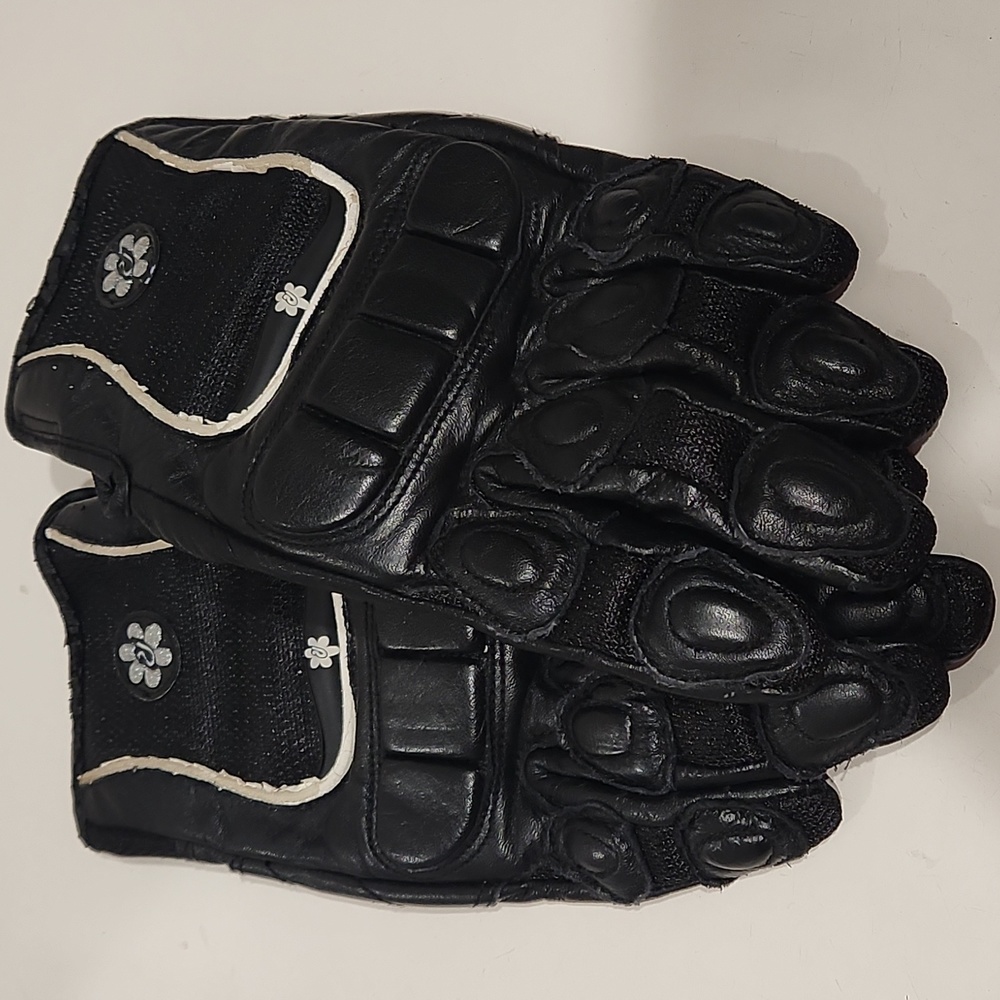 Ladies leather padded motorcycle gloves